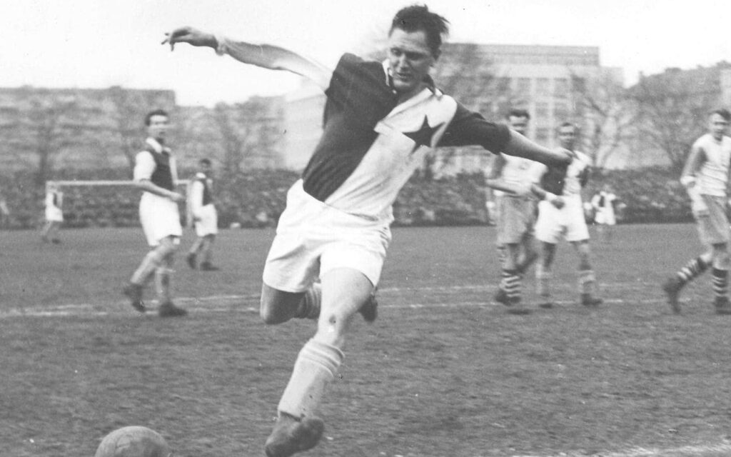 Cầu thủ huyền thoại Josef Bican 